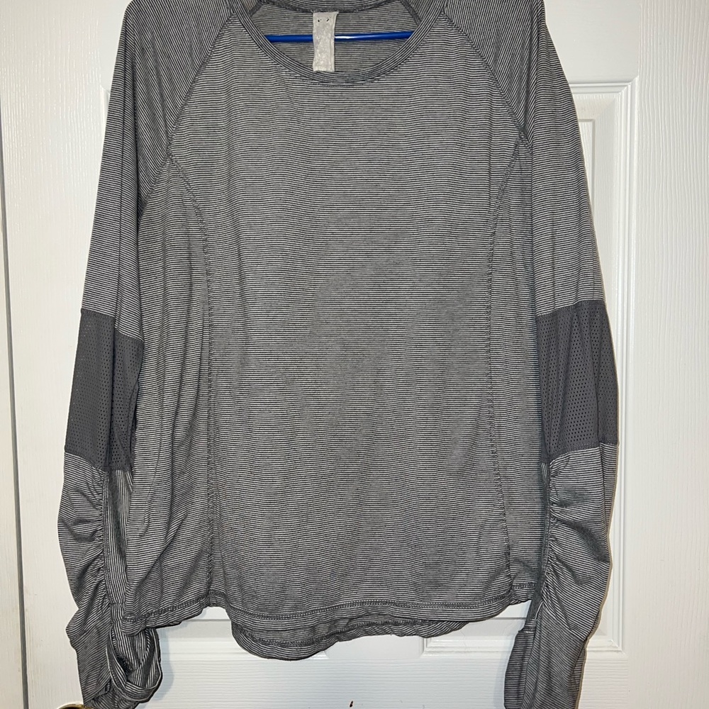 Women’s Danskin long sleeve shirt
